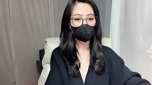 Snapshot of _minji_bae chatting on 12/23/25, 08:02 minji bae online show from 12/23/25, 08:02