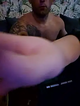 KinkyDanio online show from 11/09/25, 04:05
