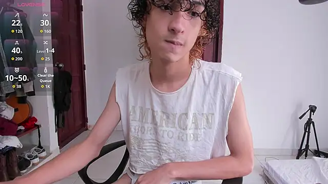 Danni boy online show from 12/15/25, 01:17