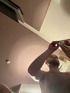 Snapshot of 0maxx00 chatting on 01/17/25, 05:19 0maxx00 online show from 01/17/25, 05:19