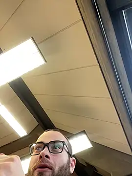 Snapshot of 0maxx00 chatting on 01/07/25, 10:44 0maxx00 online show from 01/07/25, 10:44