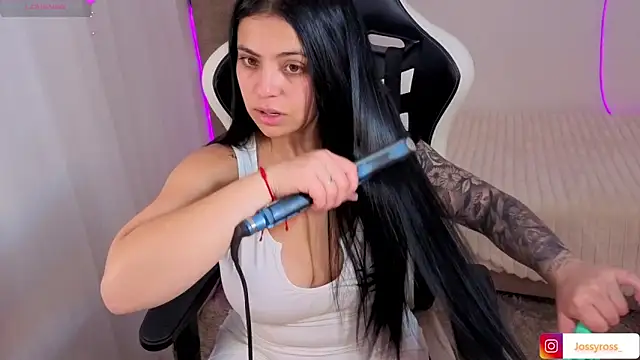 Victoryyy  online show from 12/21/25, 06:31