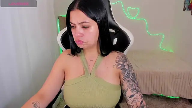 Victoryyy  online show from 11/12/25, 05:28