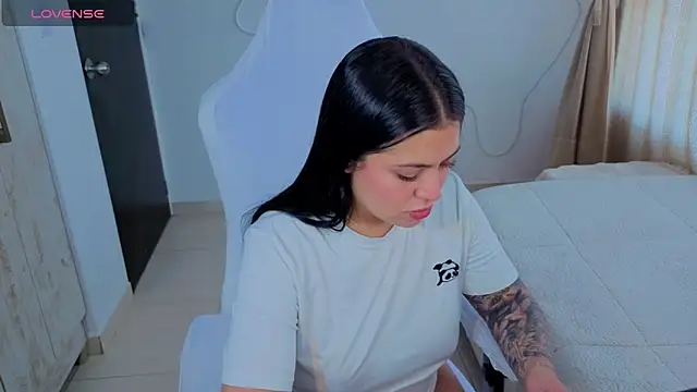 Victoryyy  online show from 06/10/26, 08:10