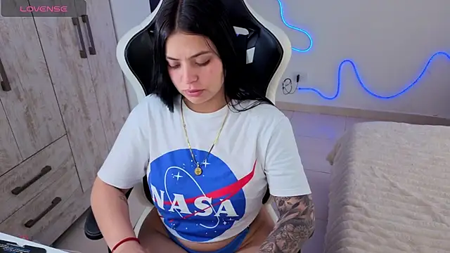 Victoryyy  online show from 03/22/26, 07:15