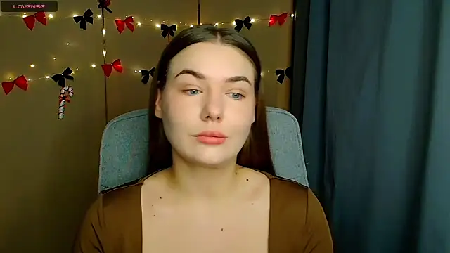 Snapshot of Glory_air chatting on 12/04/25, 08:35 Glory air online show from 12/04/25, 08:35