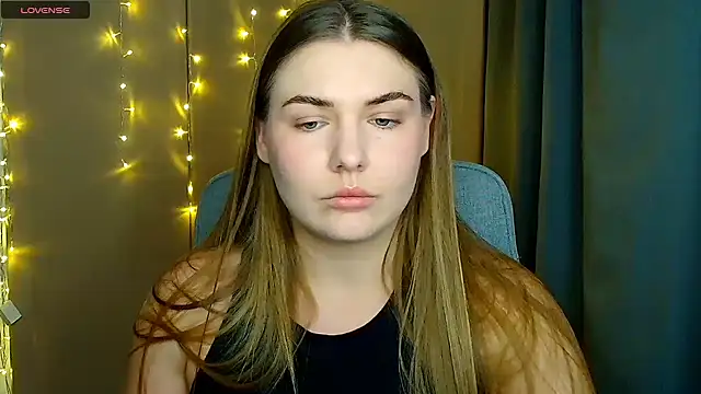 Snapshot of Glory_air chatting on 11/12/25, 09:13 Glory air online show from 11/12/25, 09:13