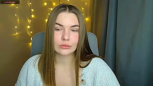 Snapshot of Glory_air chatting on 11/21/25, 07:07 Glory air online show from 11/21/25, 07:07