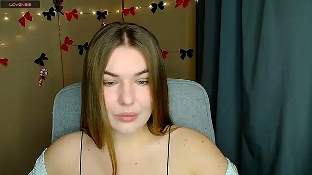 Snapshot of Glory_air chatting on 12/17/25, 07:57 Glory air online show from 12/17/25, 07:57