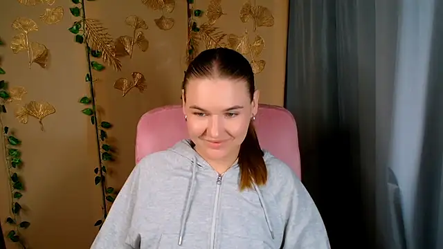 Snapshot of Glory_air chatting on 07/28/26, 11:17 Glory air online show from 07/28/26, 11:17