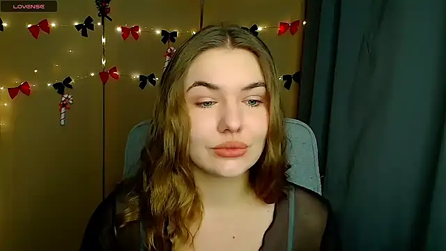 Snapshot of Glory_air chatting on 12/02/25, 08:05 Glory air online show from 12/02/25, 08:05