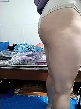 Snapshot of Zane_Natha chatting on 12/18/25, 04:33 Zane Natha online show from 12/18/25, 04:33