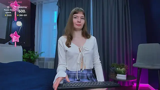 Snapshot of EvaSelin chatting on 02/08/25, 06:01 EvaSelin online show from 02/08/25, 06:01