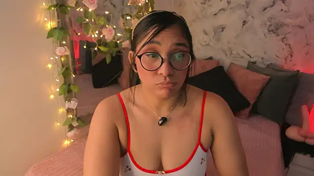 Snapshot of Bella_desi_ chatting on 06/11/26, 03:09 Bella desi online show from 06/11/26, 03:09