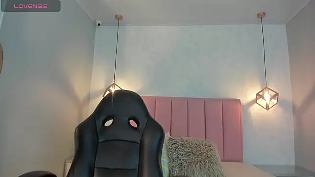 SUNNYCYRUS online show from 11/13/25, 12:31