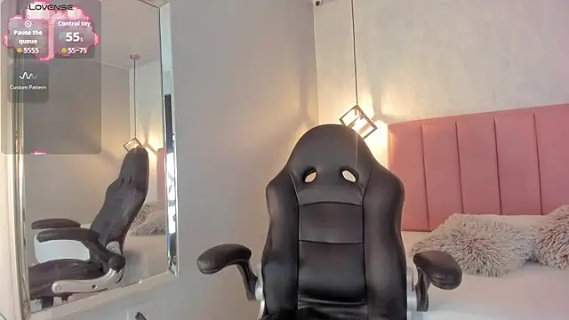 SUNNYCYRUS online show from 10/16/25, 01:19