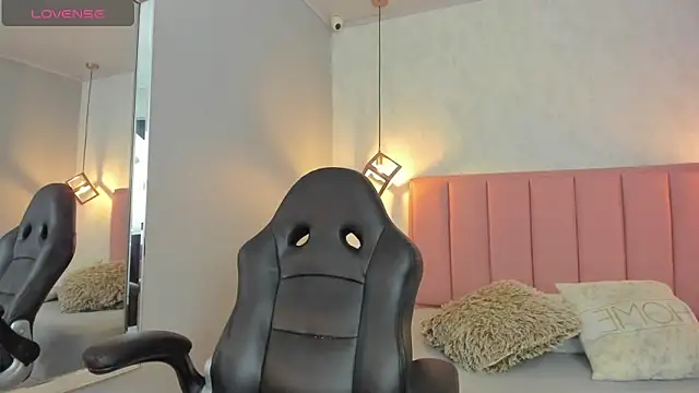 SUNNYCYRUS online show from 02/18/26, 12:34