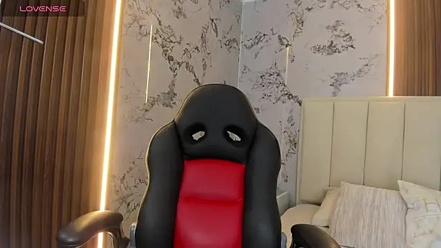 SUNNYCYRUS online show from 11/12/25, 12:31