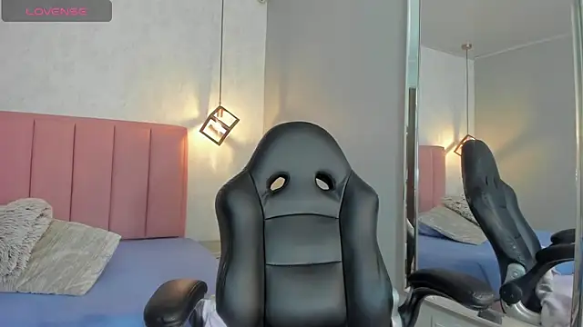 SUNNYCYRUS online show from 09/12/25, 12:38