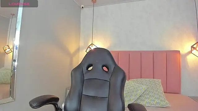 SUNNYCYRUS online show from 03/10/26, 12:42