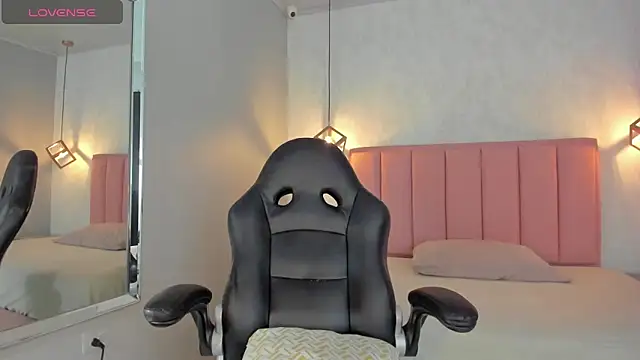 SUNNYCYRUS online show from 02/28/26, 12:27