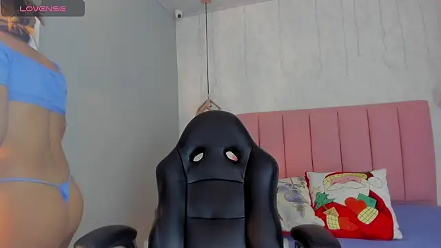 SUNNYCYRUS online show from 12/22/25, 12:49