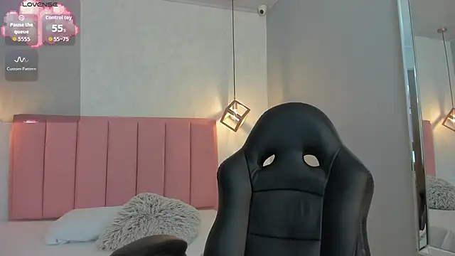 SUNNYCYRUS online show from 09/25/25, 12:33