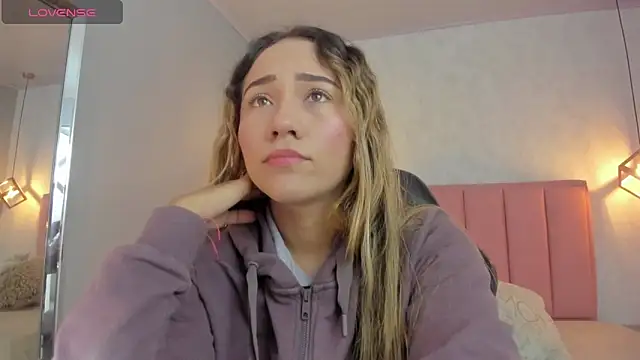 SUNNYCYRUS online show from 02/11/26, 11:32