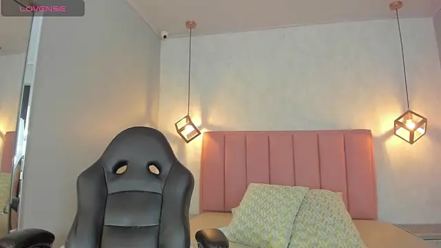 SUNNYCYRUS online show from 03/06/26, 01:06