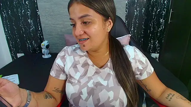 evelin 999  online show from 11/07/25, 10:46