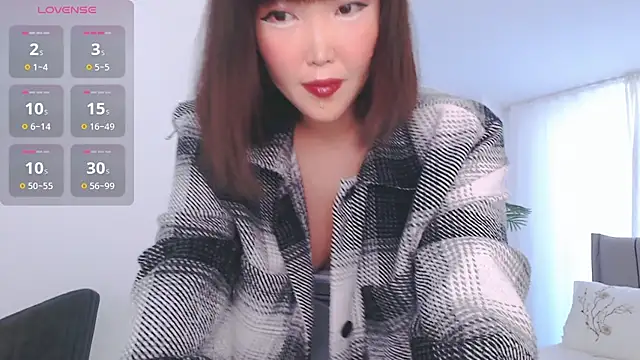 Snapshot of TumiLio chatting on 02/24/25, 01:42 TumiLio online show from 02/24/25, 01:42