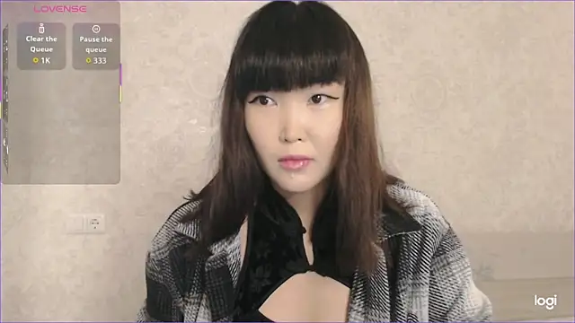 Snapshot of TumiLio chatting on 10/06/25, 02:51 TumiLio online show from 10/06/25, 02:51