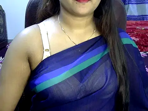 Snapshot of BengaliQueenStar chatting on 02/27/25, 04:32 BengaliQueenStar online show from 02/27/25, 04:32
