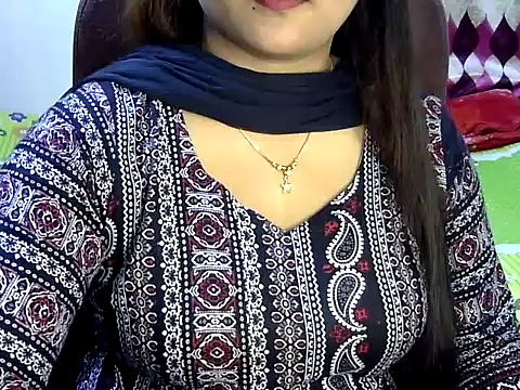 Snapshot of BengaliQueenStar chatting on 03/22/25, 04:26 BengaliQueenStar online show from 03/22/25, 04:26