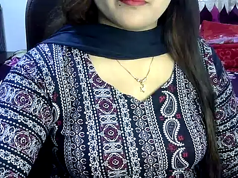 Snapshot of BengaliQueenStar chatting on 03/04/25, 05:24 BengaliQueenStar online show from 03/04/25, 05:24