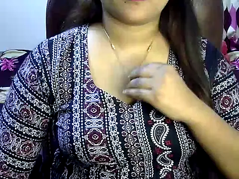Snapshot of BengaliQueenStar chatting on 03/08/25, 08:14 BengaliQueenStar online show from 03/08/25, 08:14