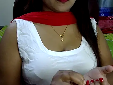 Snapshot of BengaliQueenStar chatting on 02/22/25, 02:19 BengaliQueenStar online show from 02/22/25, 02:19