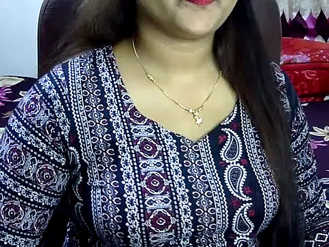 Snapshot of BengaliQueenStar chatting on 03/04/25, 08:27 BengaliQueenStar online show from 03/04/25, 08:27