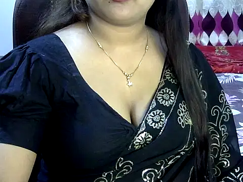 Snapshot of BengaliQueenStar chatting on 03/18/25, 04:39 BengaliQueenStar online show from 03/18/25, 04:39