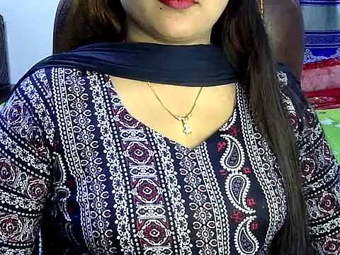 Snapshot of BengaliQueenStar chatting on 02/24/25, 02:26 BengaliQueenStar online show from 02/24/25, 02:26