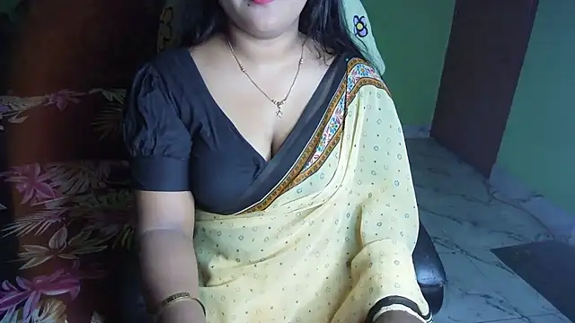 Snapshot of BengaliQueenStar chatting on 04/28/26, 04:33 BengaliQueenStar online show from 04/28/26, 04:33