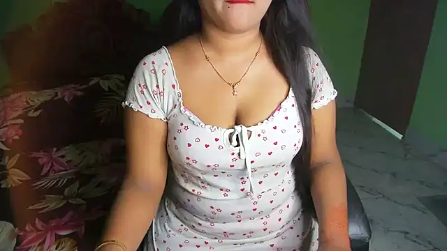 Snapshot of BengaliQueenStar chatting on 05/07/26, 04:21 BengaliQueenStar online show from 05/07/26, 04:21
