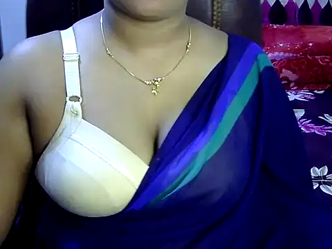 Snapshot of BengaliQueenStar chatting on 03/03/25, 03:22 BengaliQueenStar online show from 03/03/25, 03:22