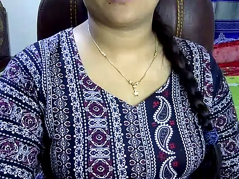 Snapshot of BengaliQueenStar chatting on 02/25/25, 02:26 BengaliQueenStar online show from 02/25/25, 02:26