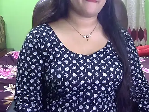 Snapshot of BengaliQueenStar chatting on 10/13/25, 04:08 BengaliQueenStar online show from 10/13/25, 04:08