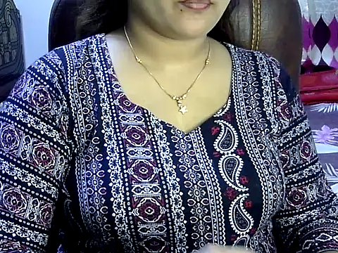 Snapshot of BengaliQueenStar chatting on 03/15/25, 03:48 BengaliQueenStar online show from 03/15/25, 03:48