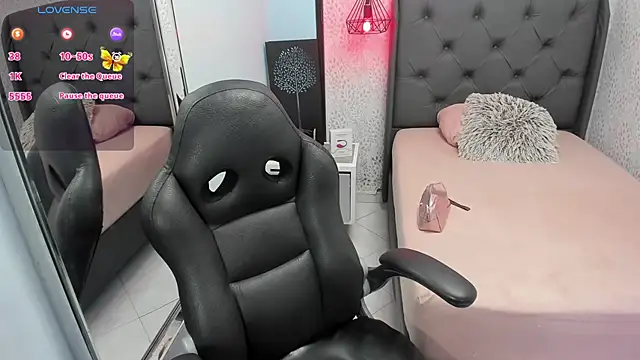 Snapshot of SUZETMONACO chatting on 02/24/26, 07:26 SUZETMONACO online show from 02/24/26, 07:26