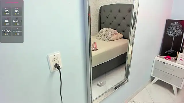 SUZETMONACO online show from 03/25/26, 07:46