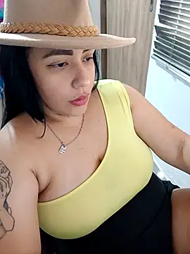 Snapshot of marta201_alfaro chatting on 11/08/25, 01:47 marta201 alfaro online show from 11/08/25, 01:47