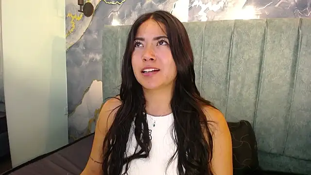 Susy thomson online show from 12/23/25, 02:11